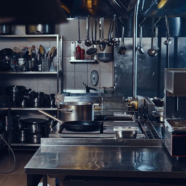 Why Commercial Restaurants Prefer Custom Stainless Steel 1 commercial kitchen